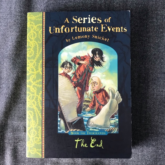 Bundle of 10 Lemony Snicket — A Series of Unfortunate Events Books - Picture 13 of 13